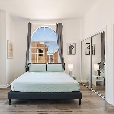 Spacious Private Gated Modern Loft Close To Universal Studio And Hollywood Los Angeles Bagian luar foto