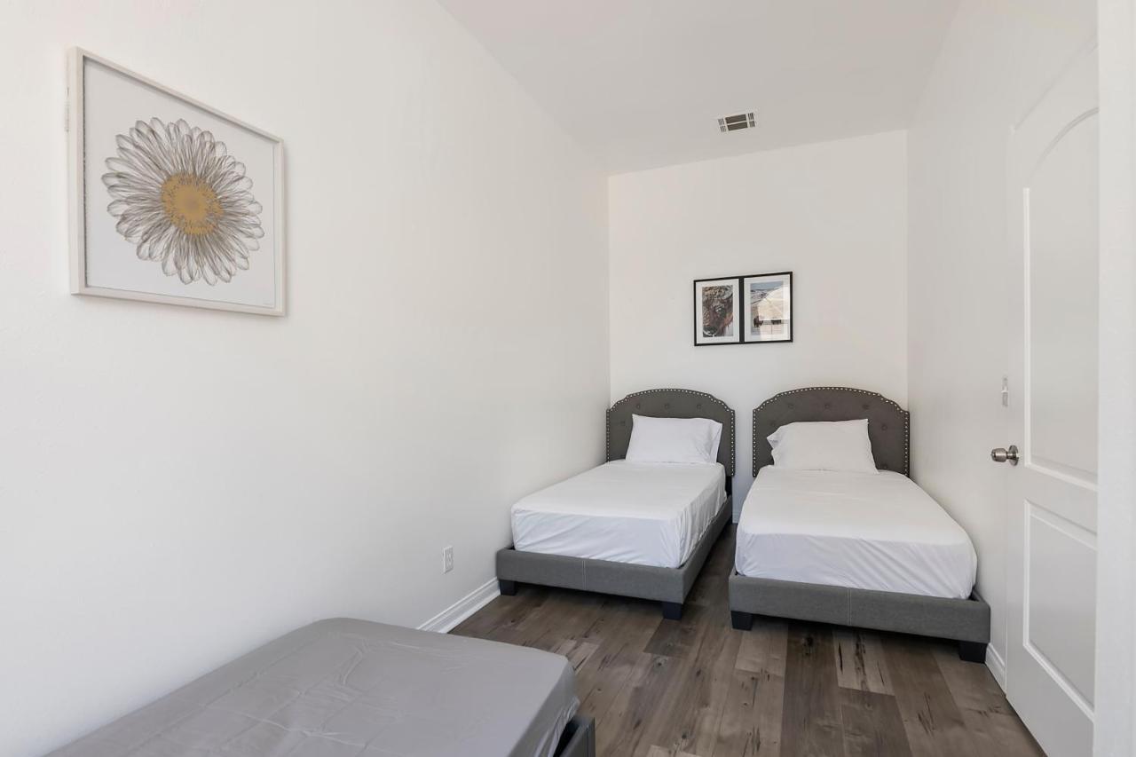 Spacious Private Gated Modern Loft Close To Universal Studio And Hollywood Los Angeles Bagian luar foto